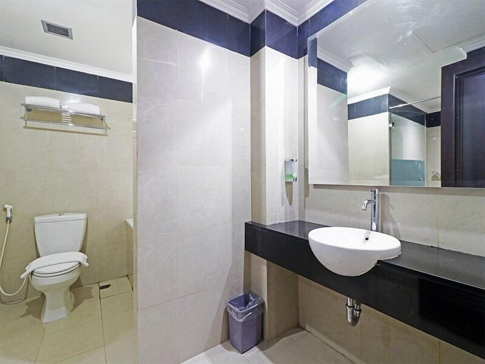 P Hotel Jakarta Buitenkant foto