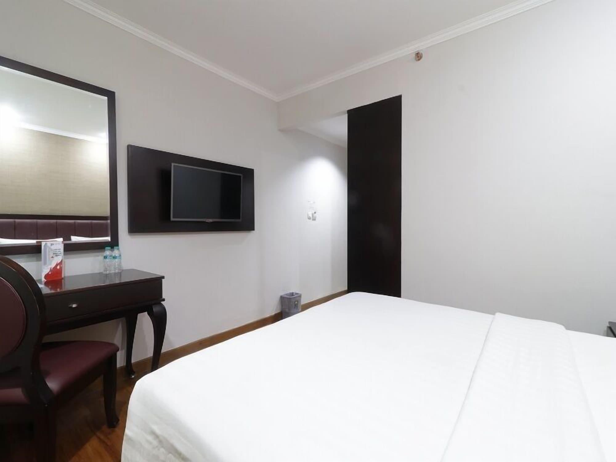 P Hotel Jakarta Buitenkant foto