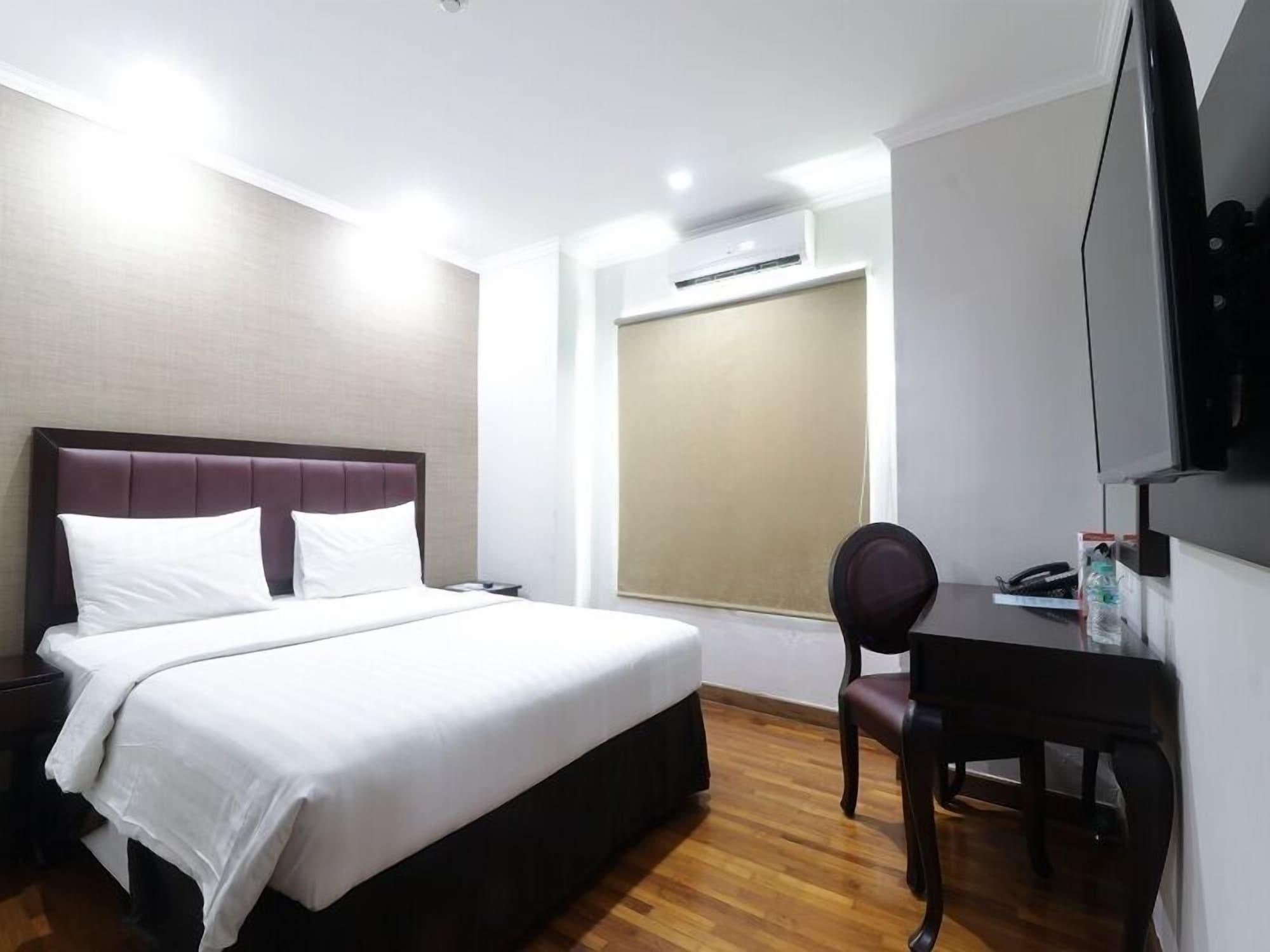 P Hotel Jakarta Buitenkant foto