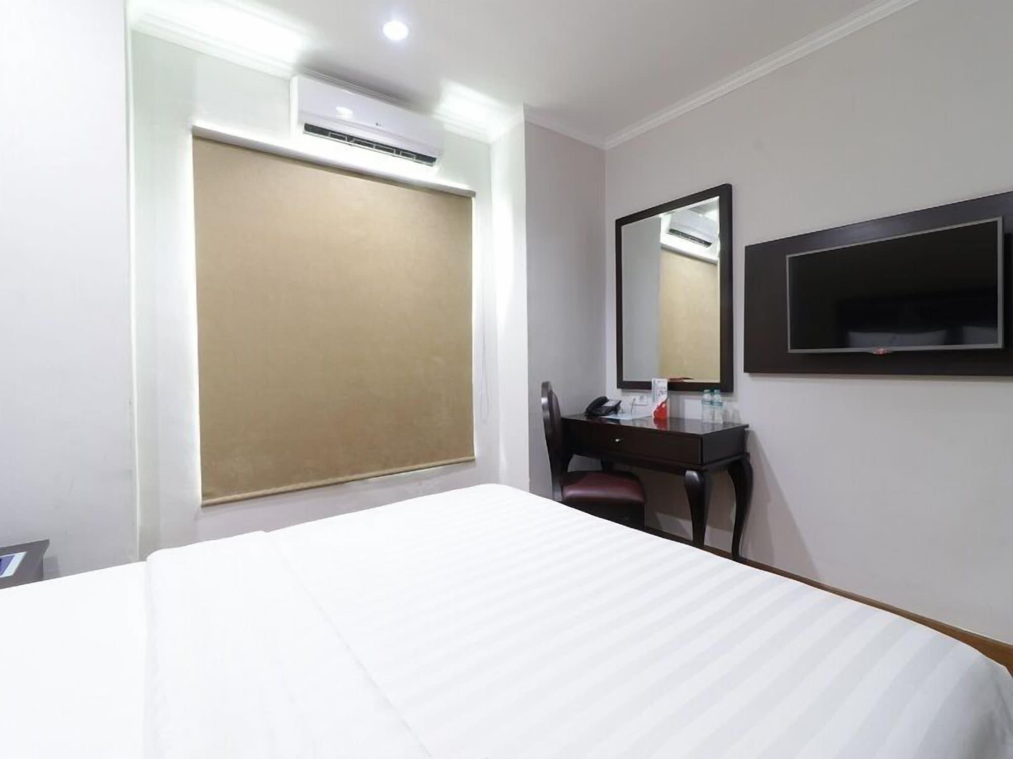 P Hotel Jakarta Buitenkant foto