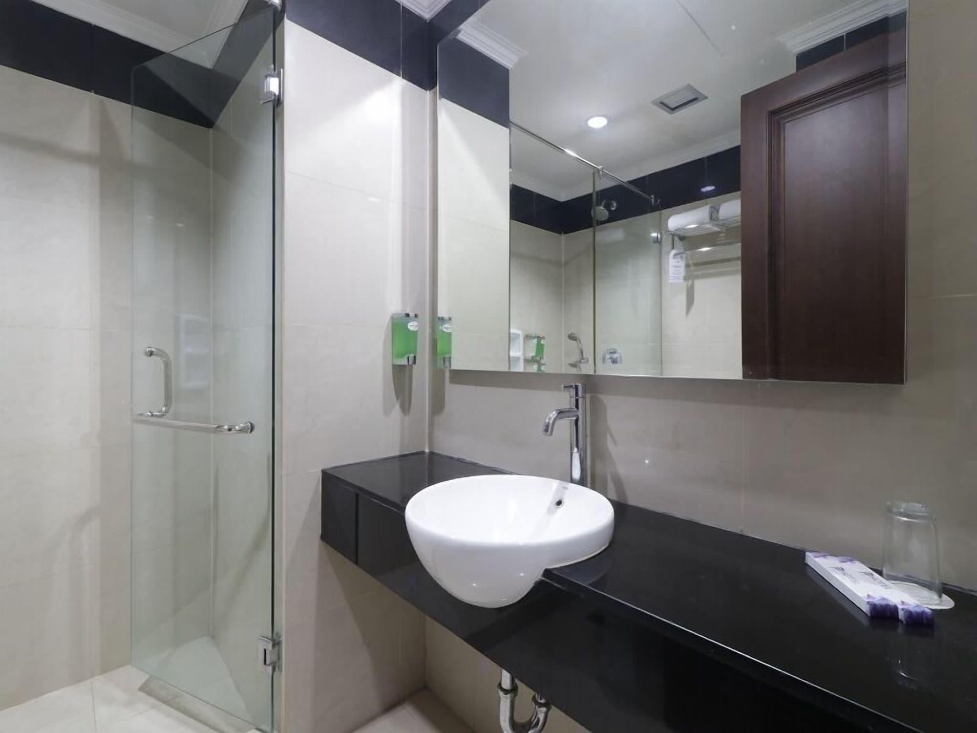 P Hotel Jakarta Buitenkant foto