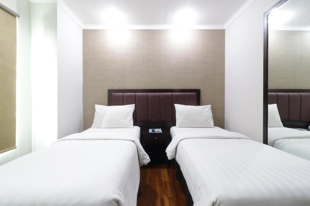 P Hotel Jakarta Buitenkant foto