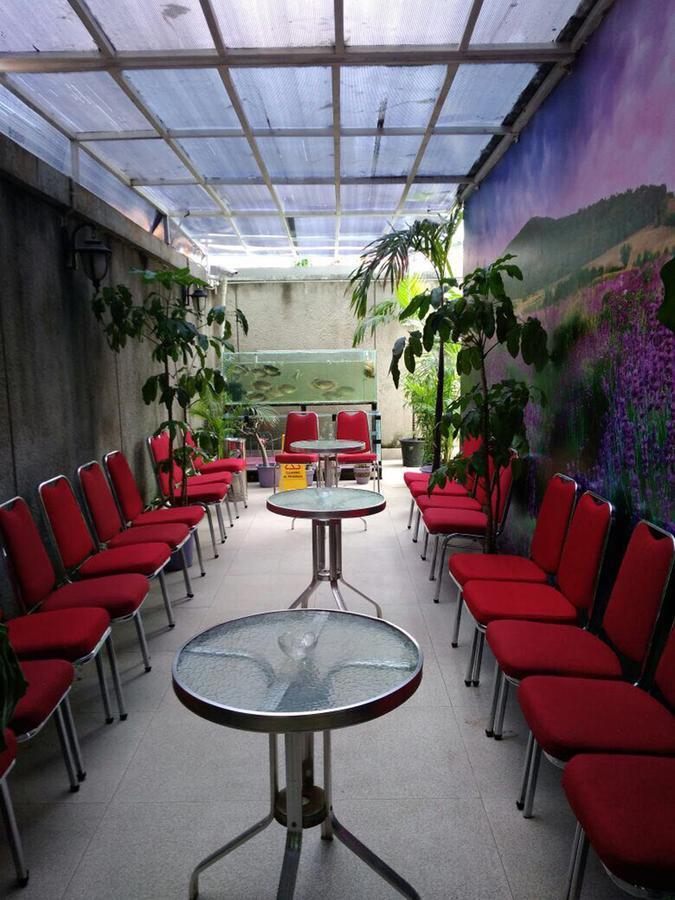 P Hotel Jakarta Buitenkant foto